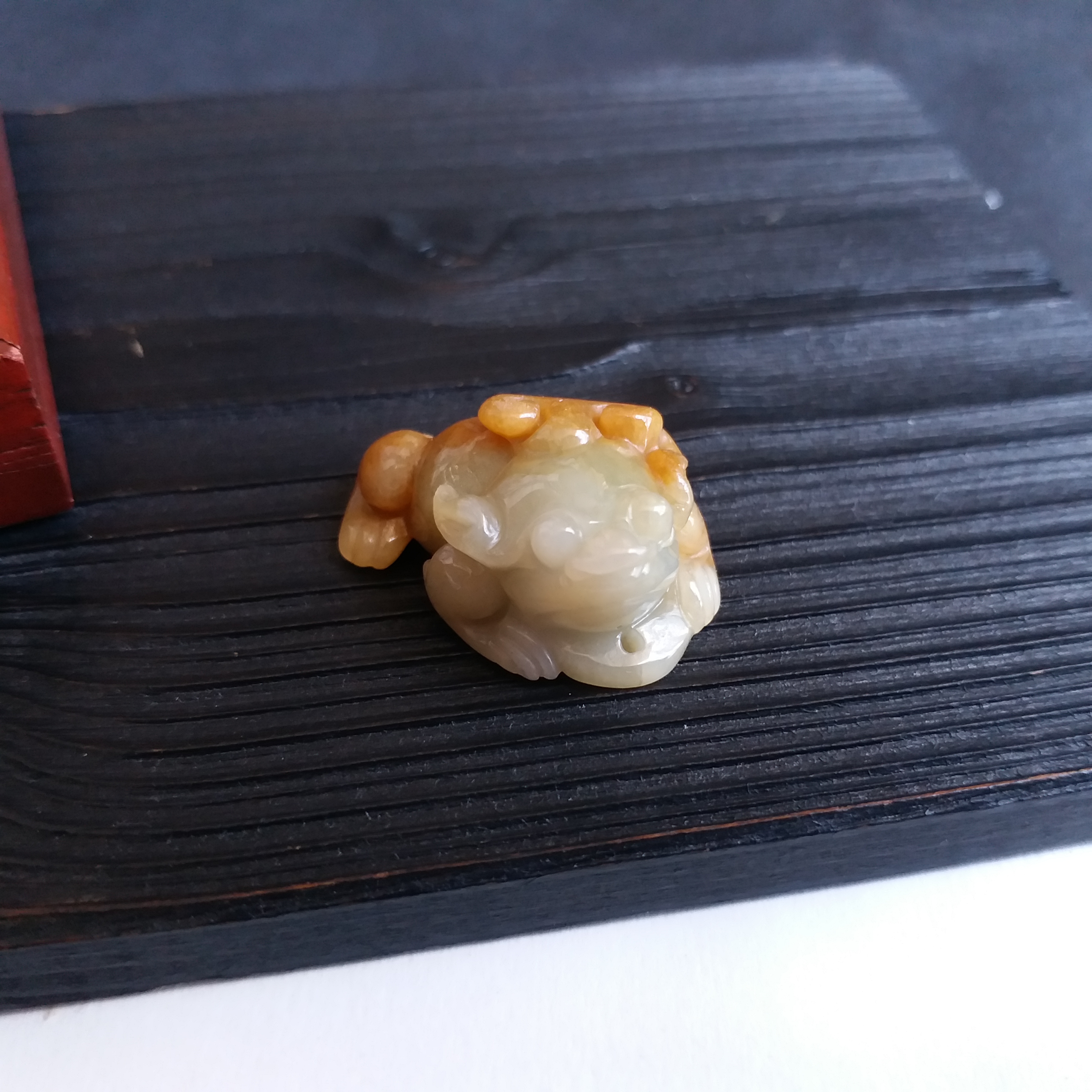 J1168 翡翠黃翡招財金蟾