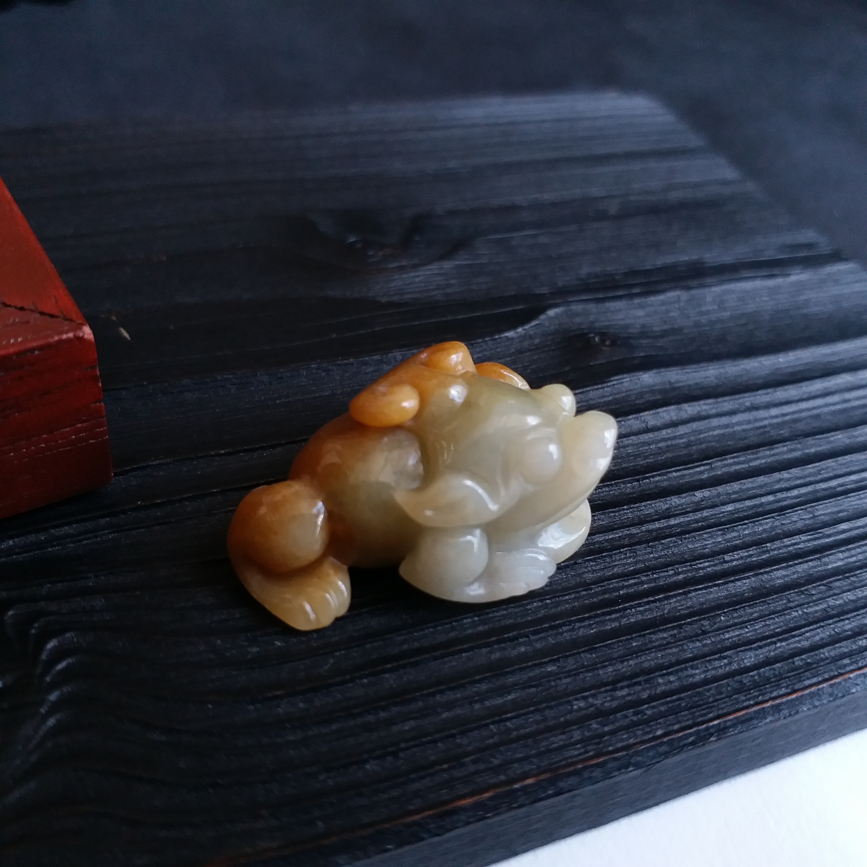 J1168 翡翠黃翡招財金蟾