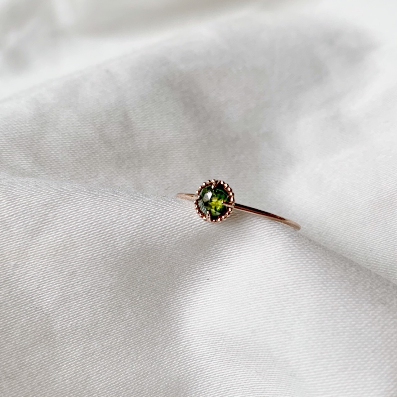 14K光滑杯子蛋糕綠鑽原礦戒指