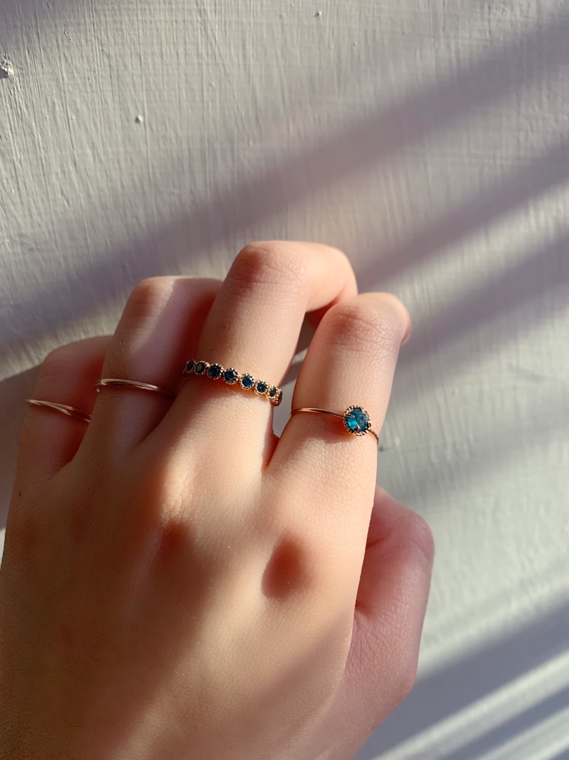 14K 光滑杯子蛋糕藍鑽原礦戒指