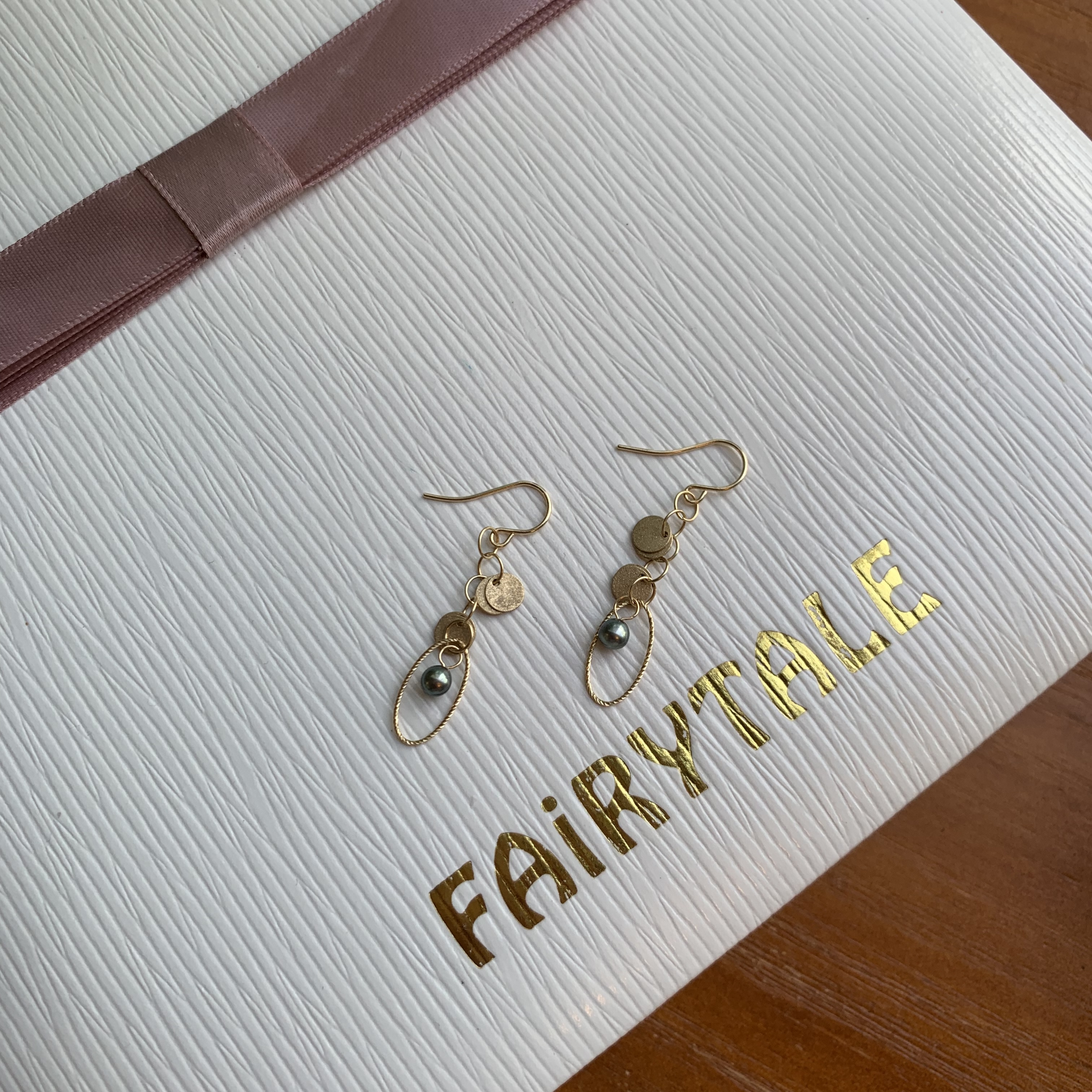 18K金天然Keshi 大溪地黑珍珠耳環