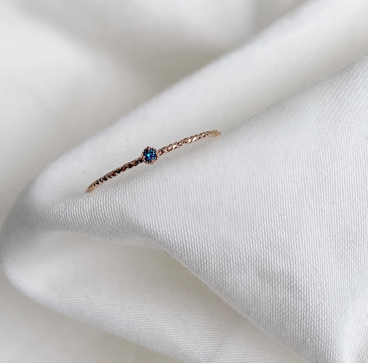 14k玫瑰金 1.5分藍鑽戒指