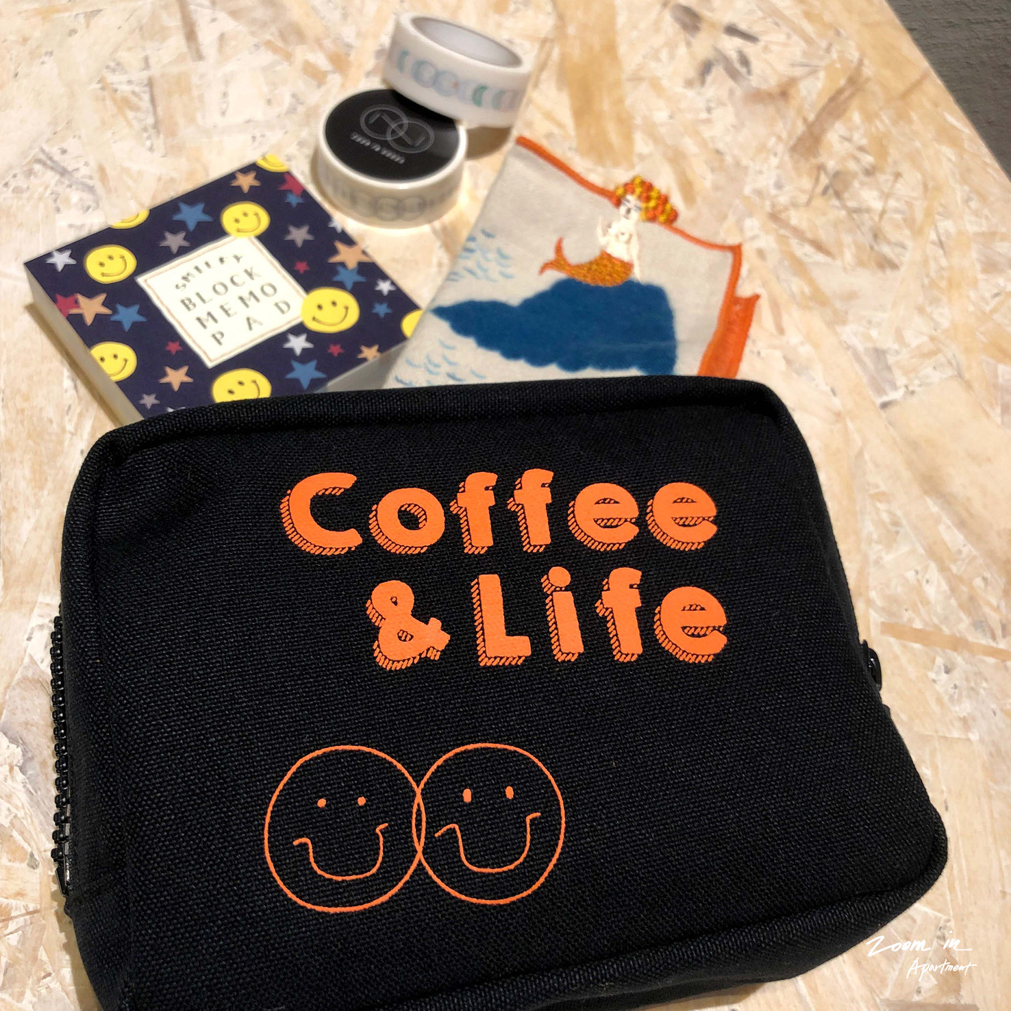 zoom in goods 「Coffee & Life  拉錬萬用立體包.黑」