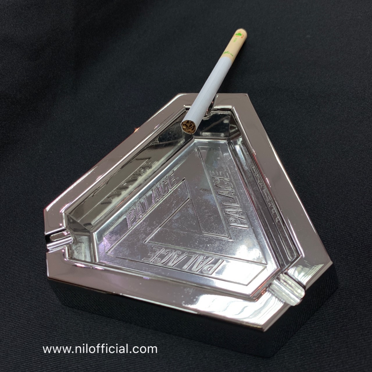 現貨 PALACE 三角Logo銀色煙灰缸