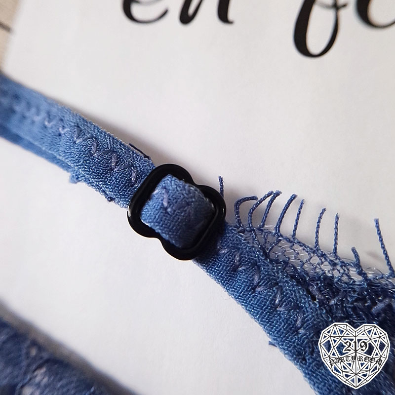 睫毛蕾絲細帶內褲