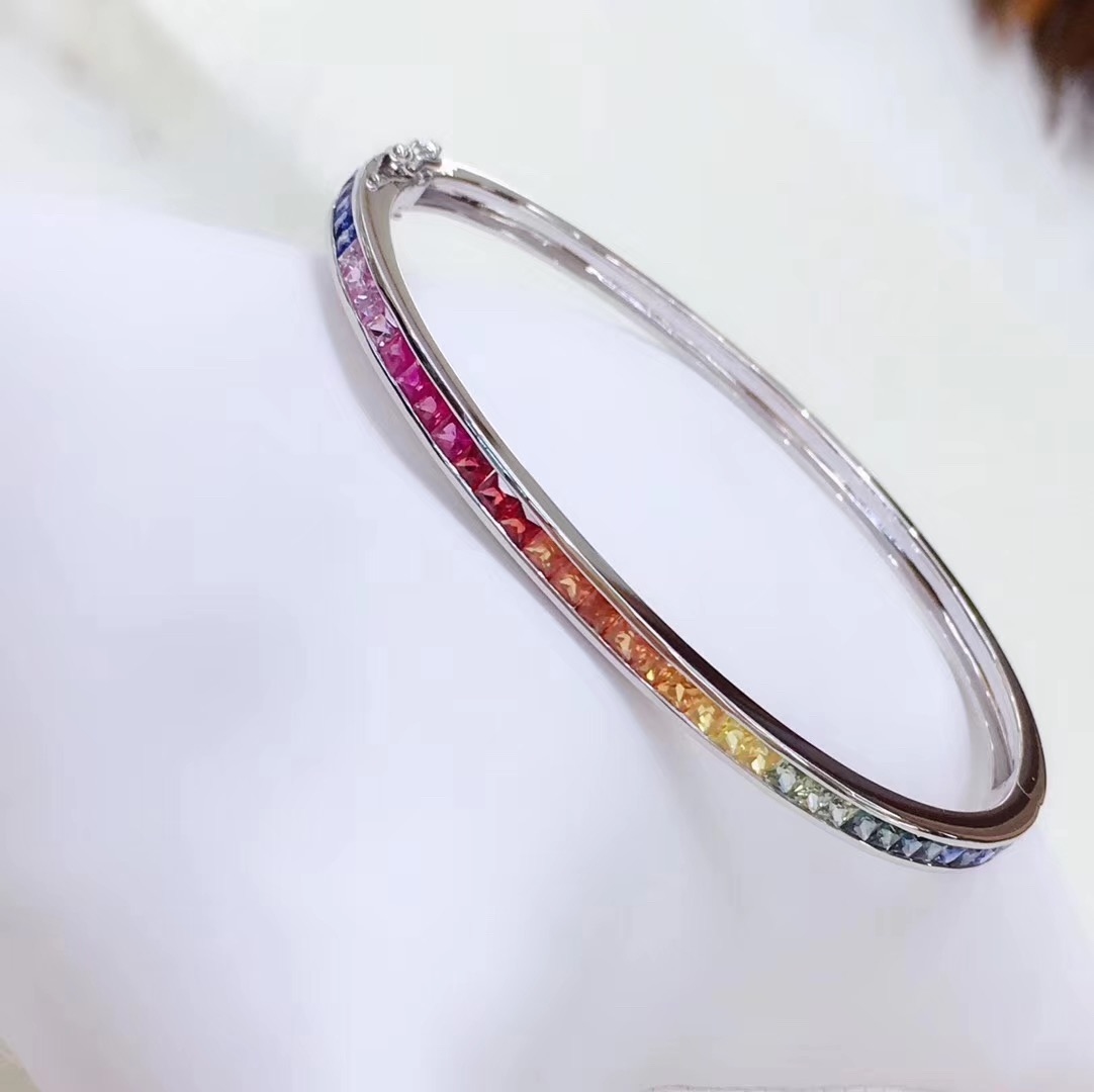 18K White Gold Princess Cut Fancy Sapphire Bangle
