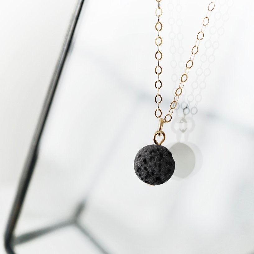 簡約主義系列"火山石單石"吊墜香薰頸鏈 | LAVA ESSENTIALS