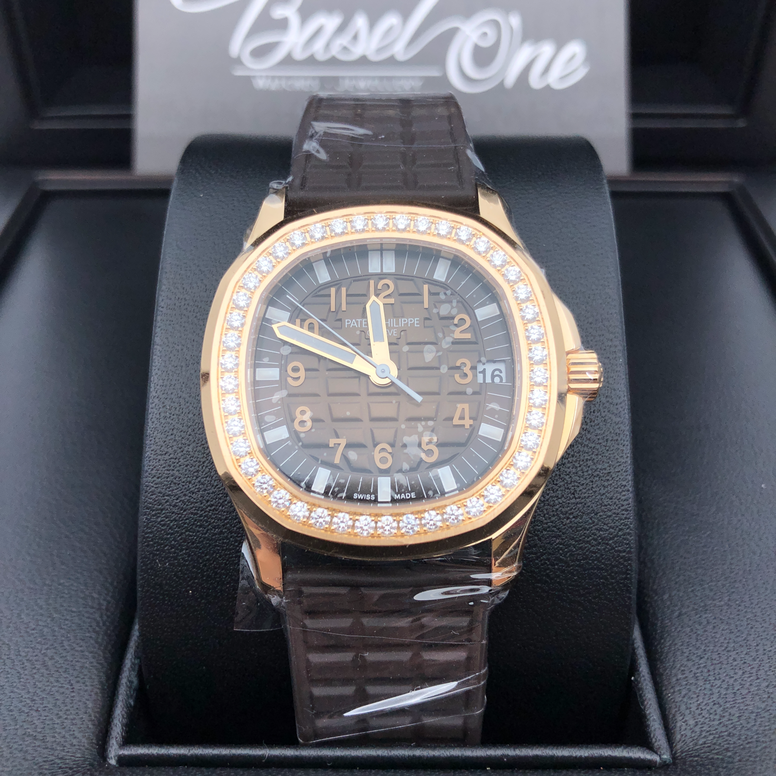 Discontinued BRAND NEW 5068R-001 5068 PATEK PHILIPPE AQUANAUT rose gold QUARTZ LADY diamond chocolate dial