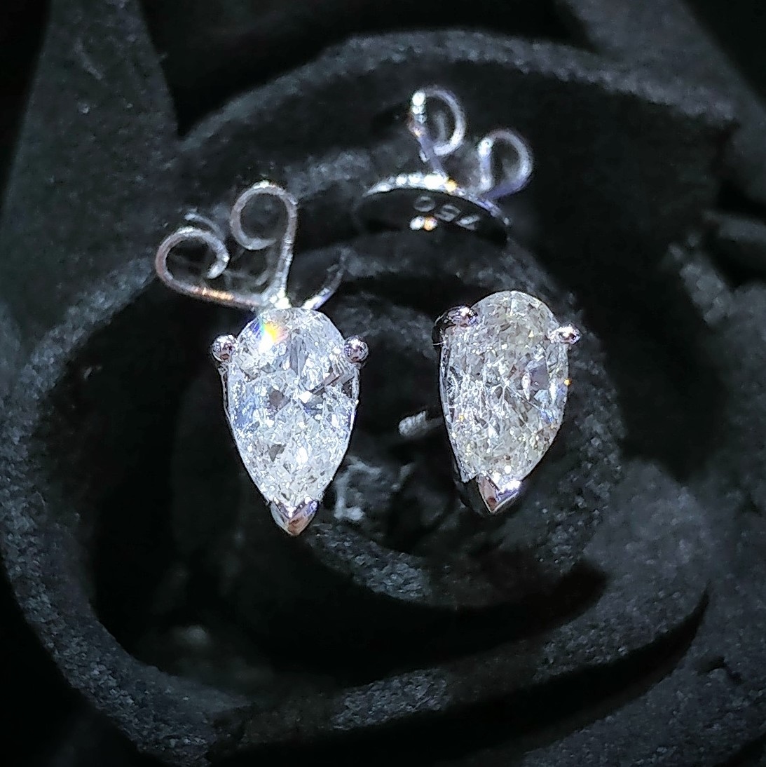 全新18K白金【主石49份梨形鑽石】耳環