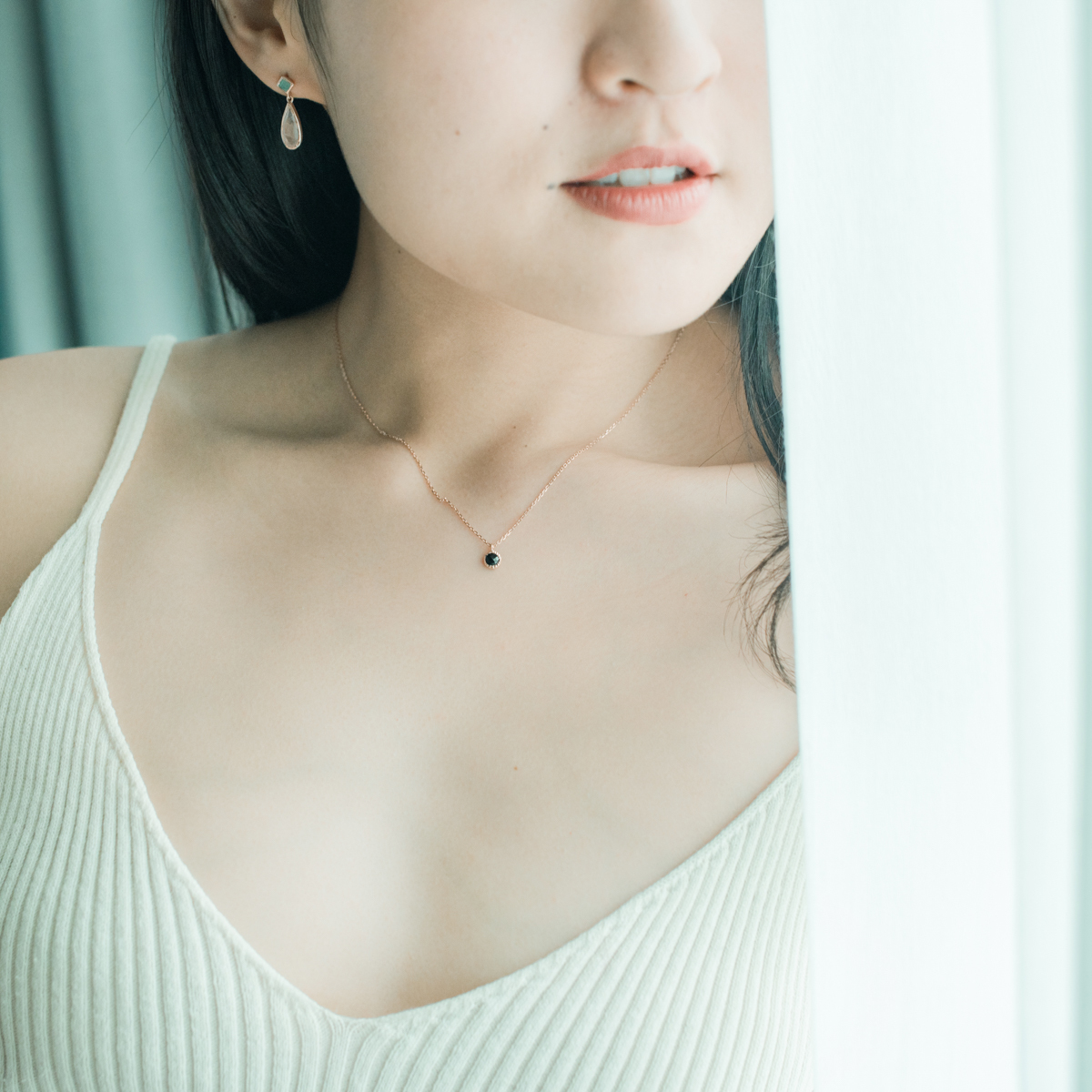 蛋糕小圓黑尖晶鎖骨鍊-玫瑰金