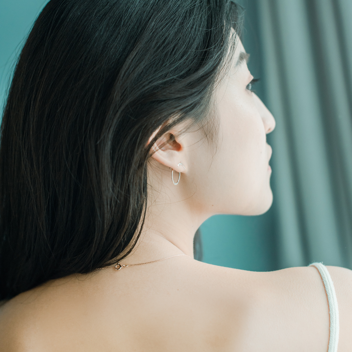 雙戴簍空圓形弧鋯耳環-銀