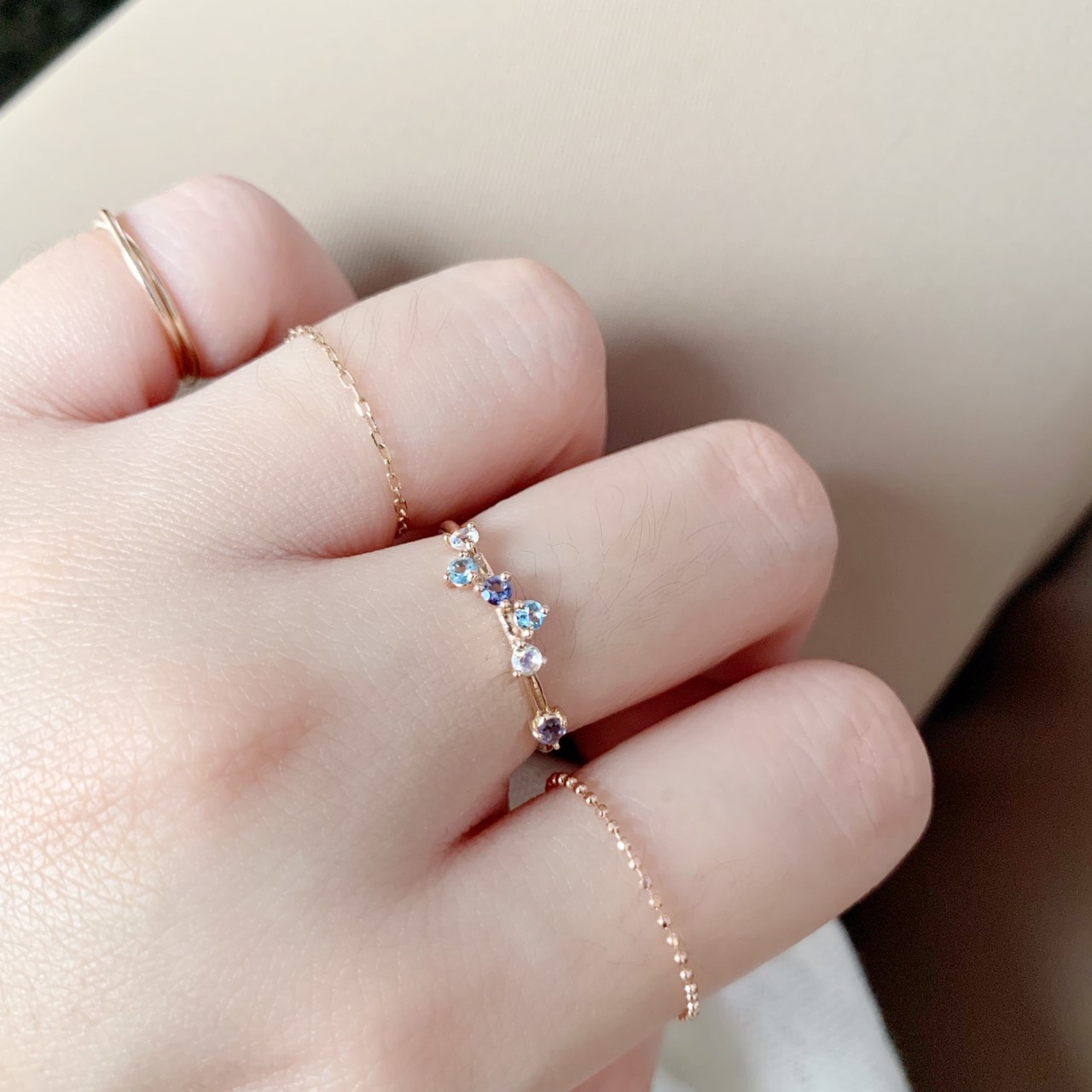 14k玫瑰金 不規則排列藍色寶石戒指