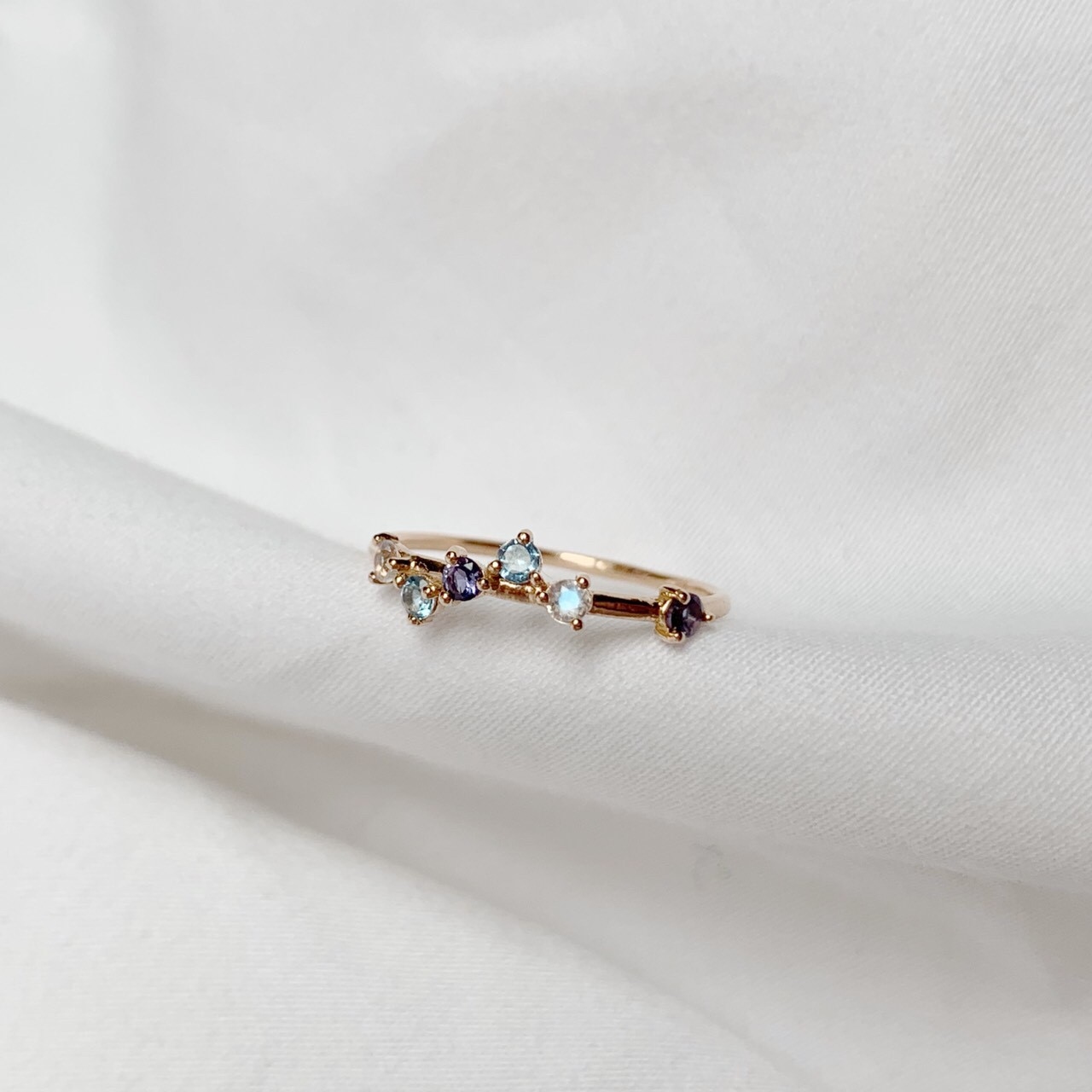 14k玫瑰金 不規則排列藍色寶石戒指