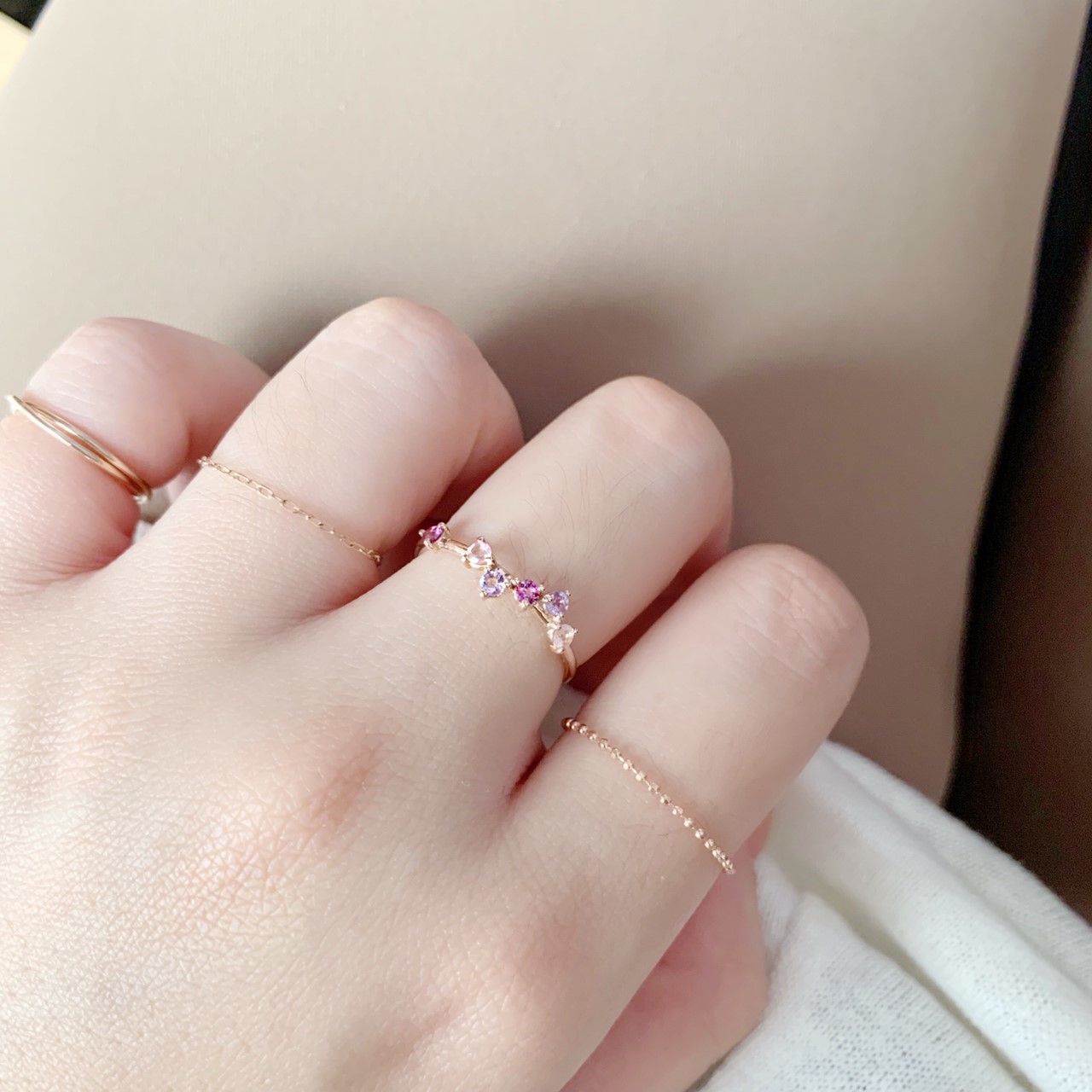 14k玫瑰金 不規則排列紅色寶石戒指