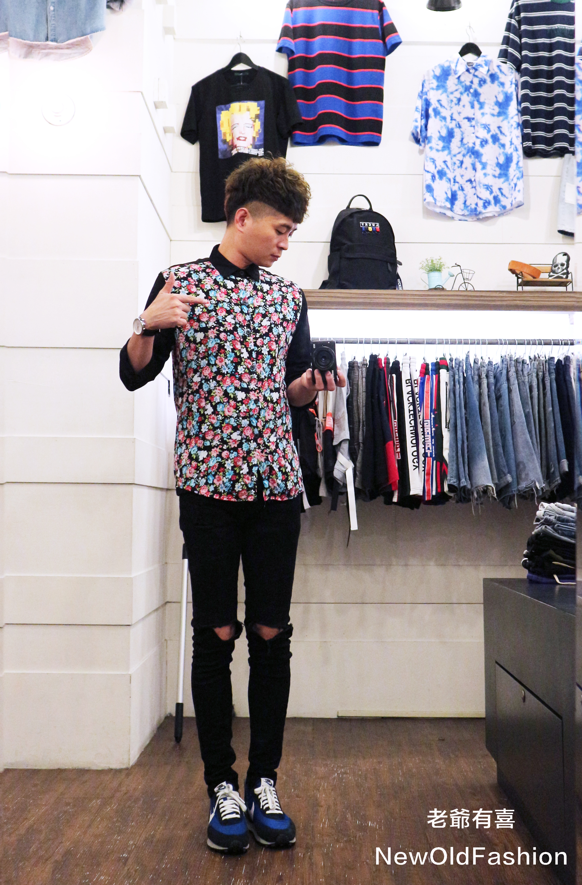 『新品上市』重磅滿版小碎紅花撞色拼接袖襯衫！