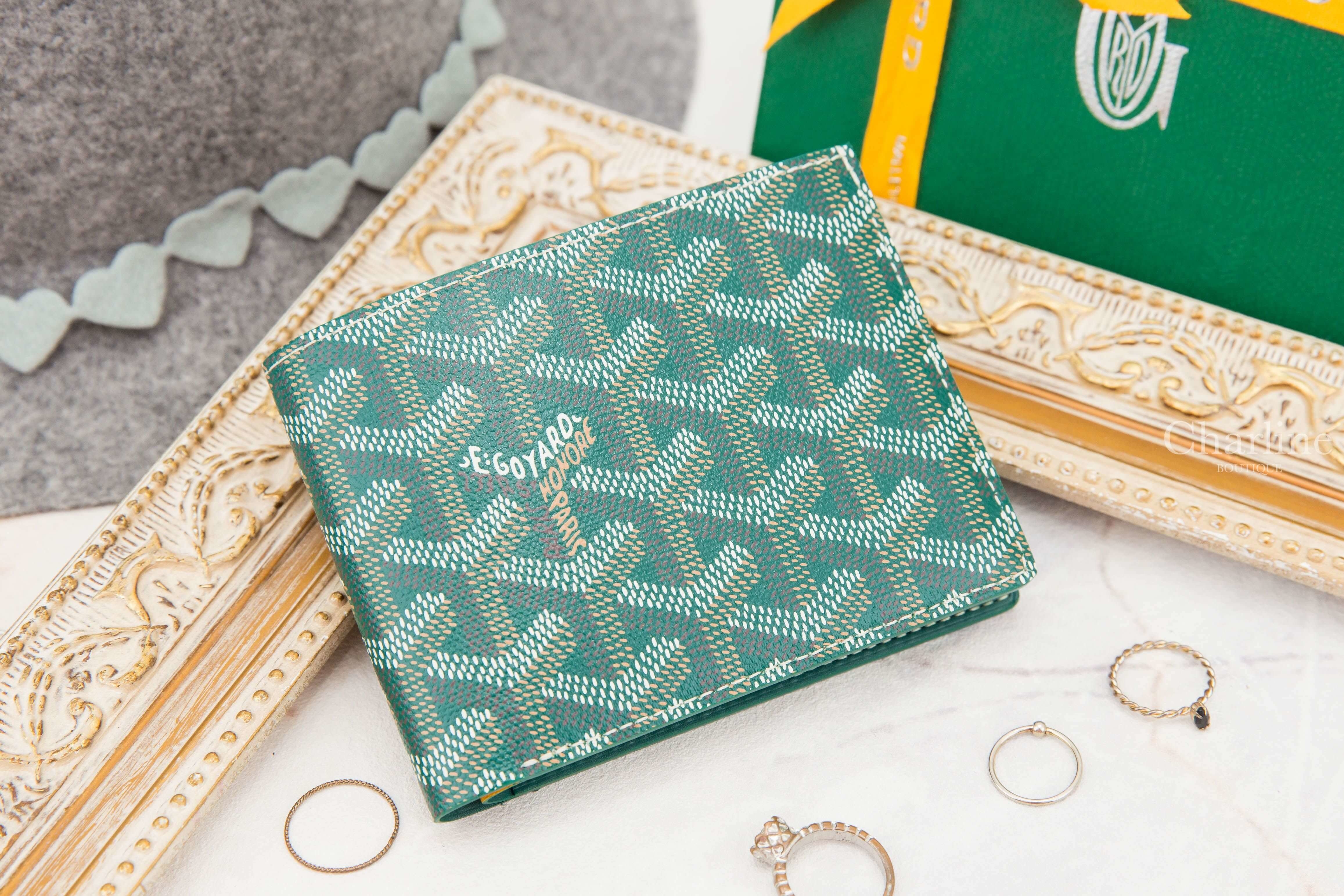 Goyard Victoire Wallet 綠色帆布小牛皮拼黃色內裡短夾-Charline Boutique 精品代購