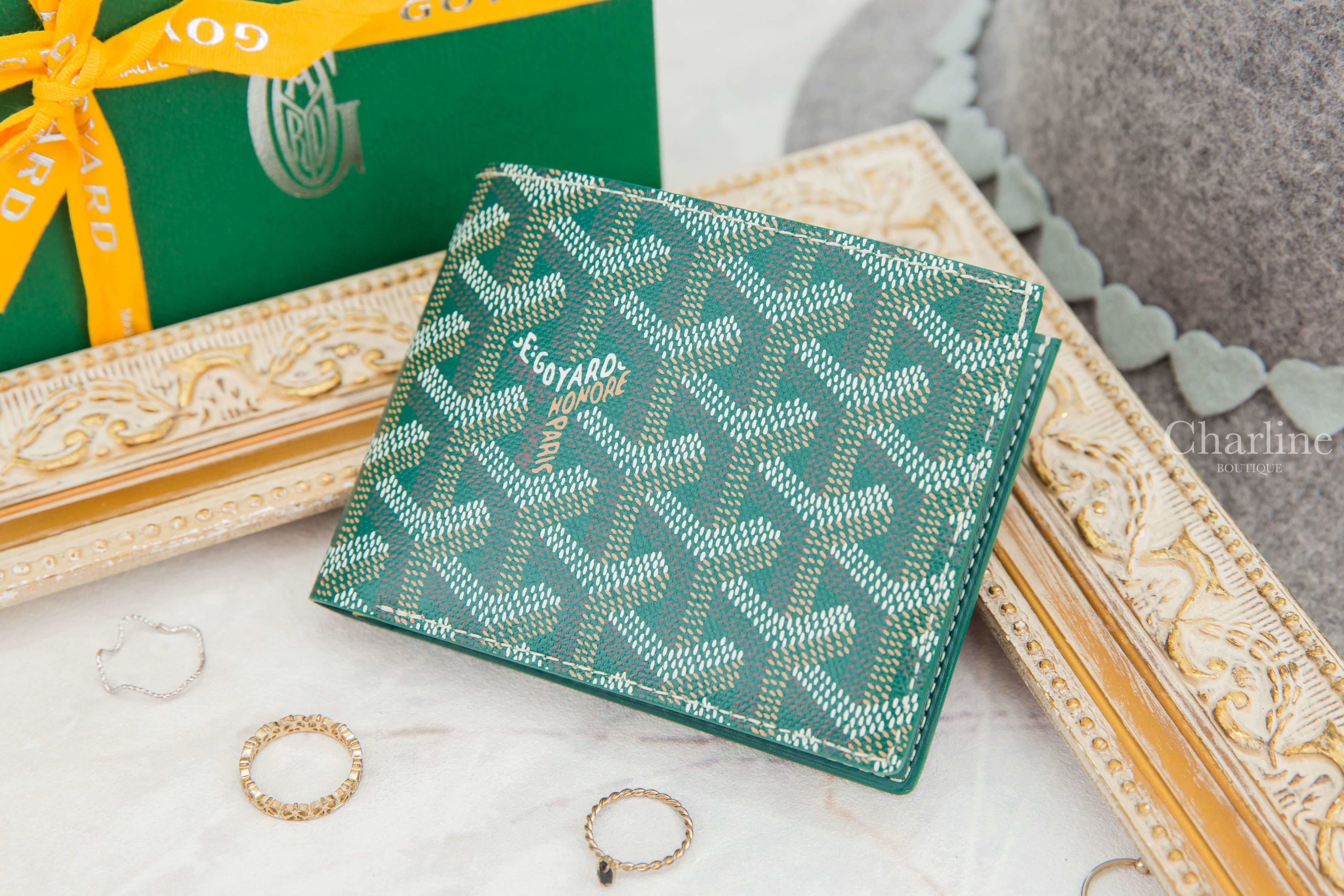Goyard Victoire Wallet 綠色帆布小牛皮拼黃色內裡短夾-Charline Boutique 精品代購