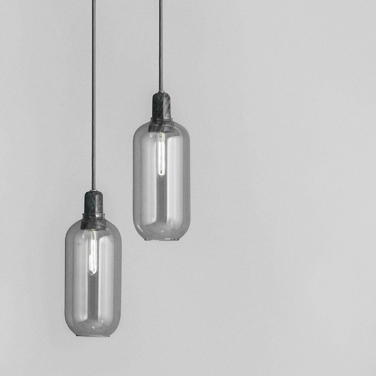 復古真空管 / 吊燈 - 黑 / 煙燻黑 by normann Copenhagen