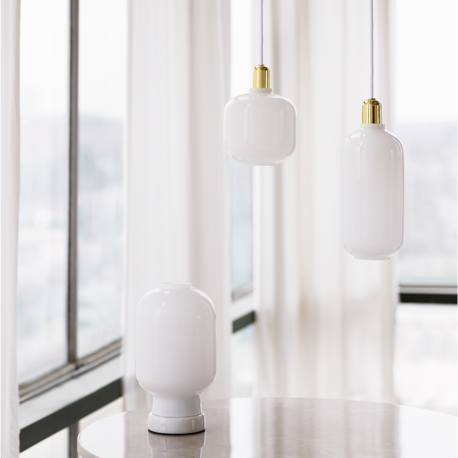 復古真空管 / 吊燈 - 黃銅 / 白 by normann Copenhagen