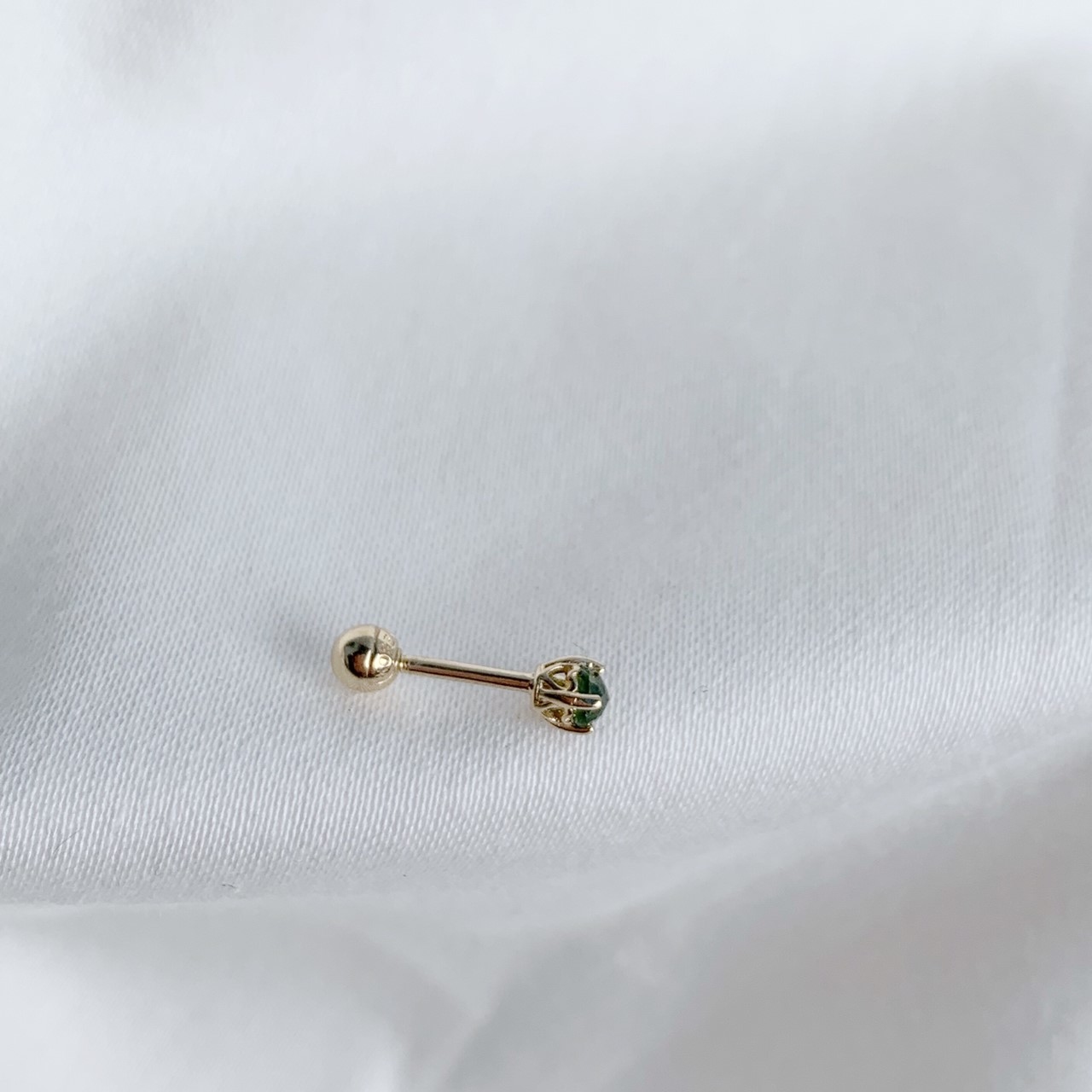 14k純金 側簍空愛心綠鑽原礦轉珠耳環