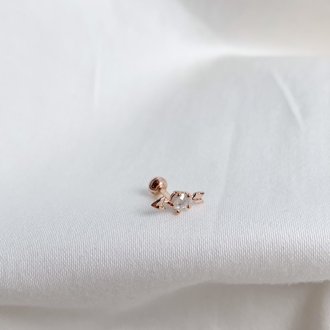 14k玫瑰金 邱比特灰鑽轉珠耳環