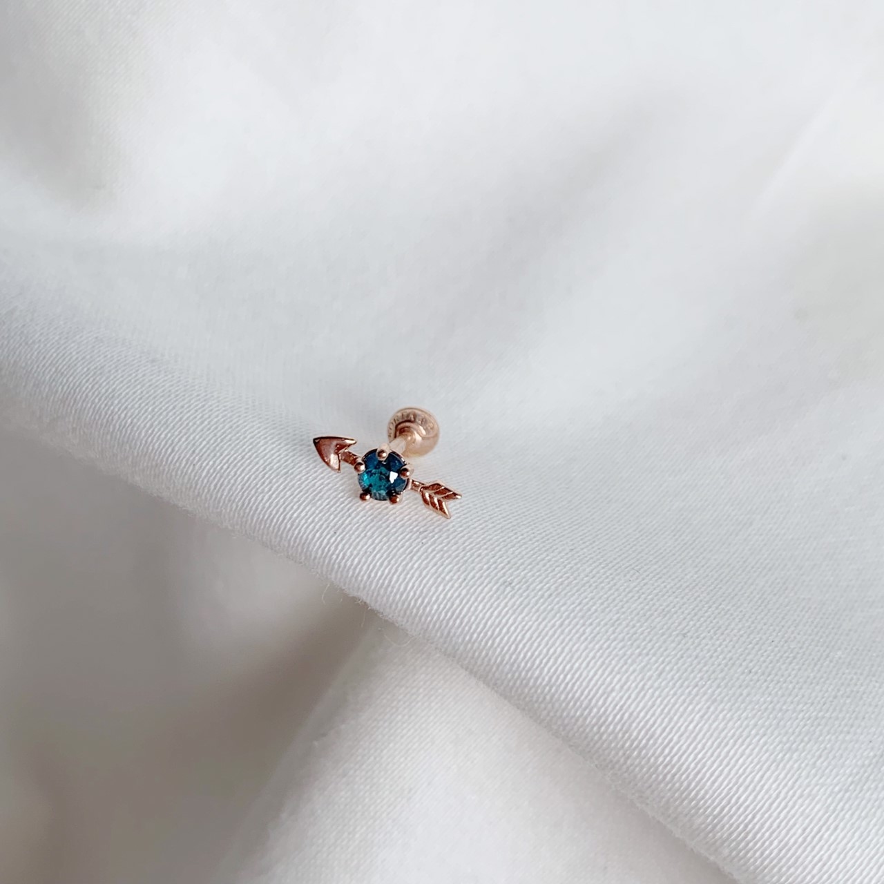 14k 邱比特藍鑽轉珠耳環