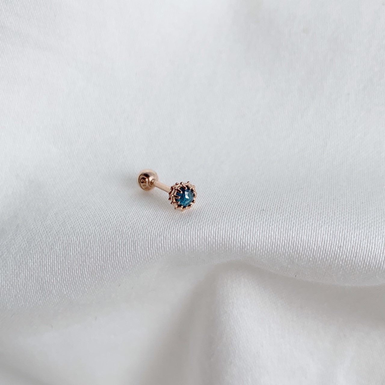 14k玫瑰金 爪爪夾鑲藍鑽原礦轉珠耳環