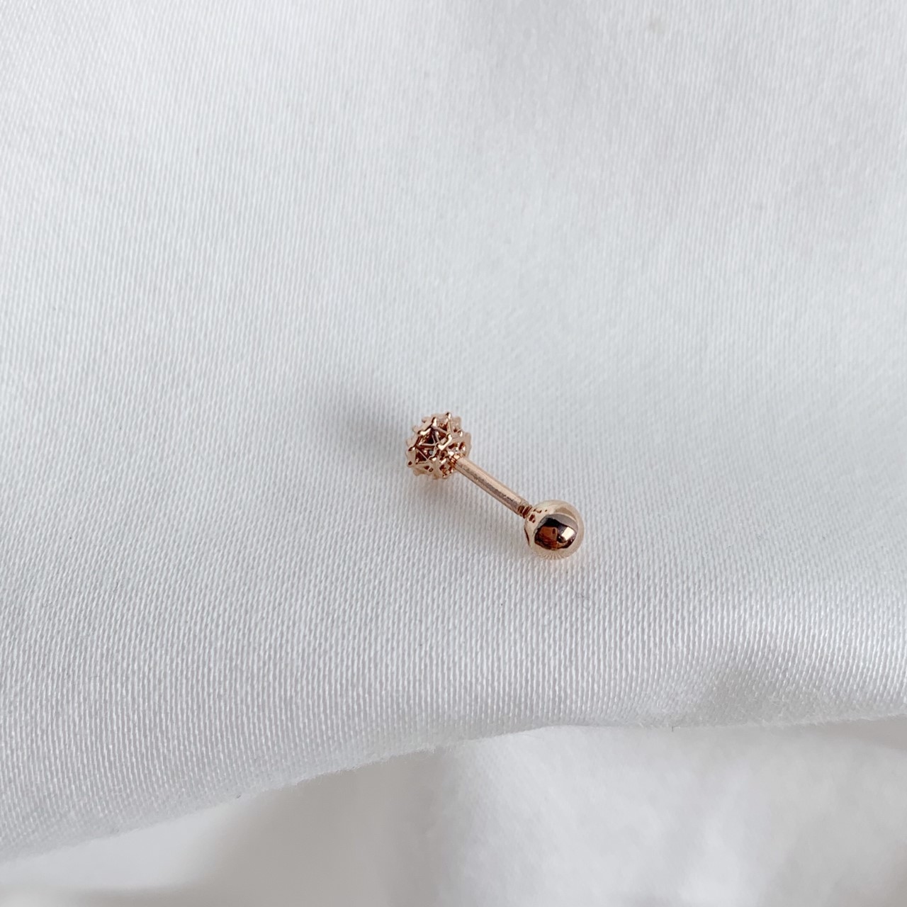 14k玫瑰金 爪爪夾鑲藍鑽原礦轉珠耳環