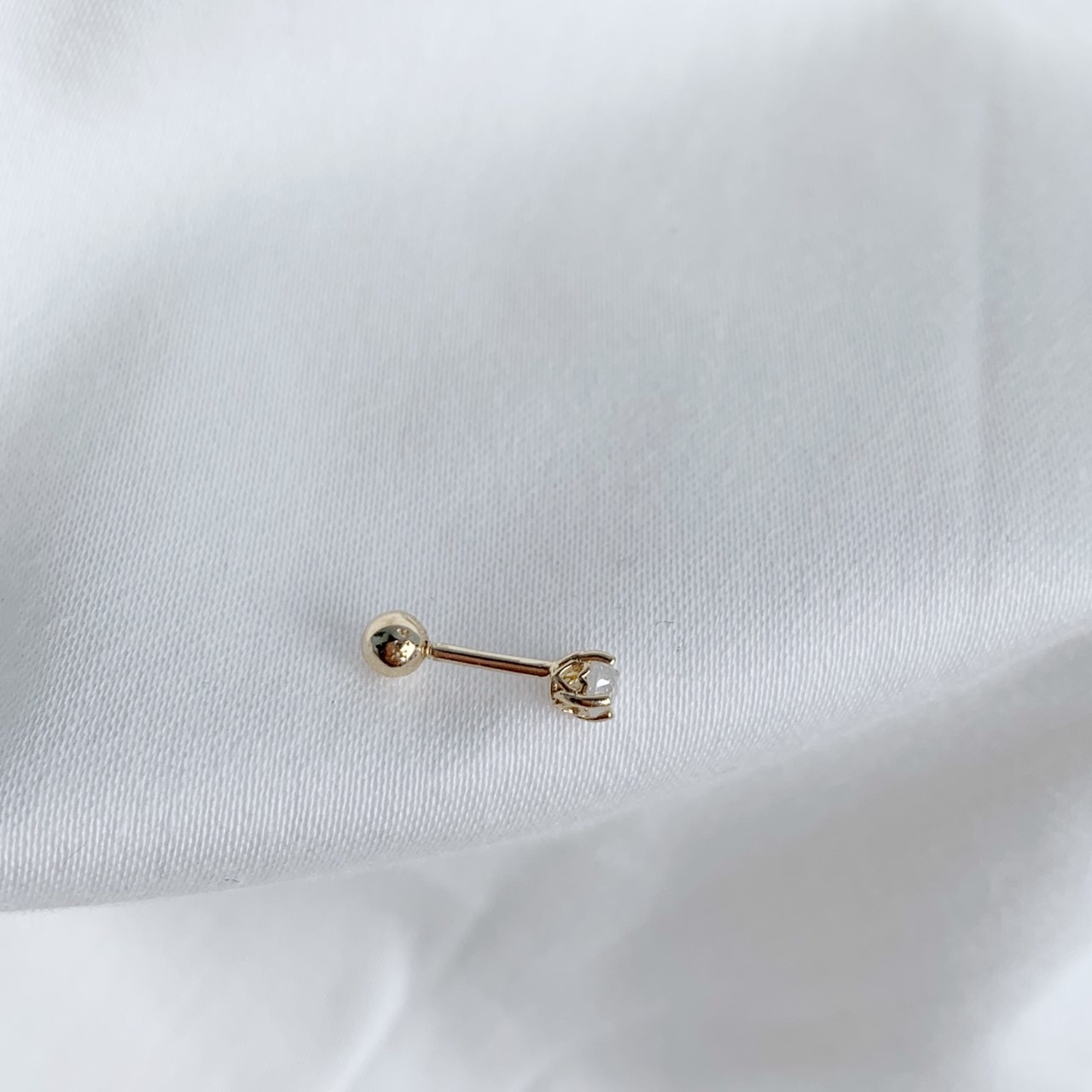 14k 側簍空愛心灰鑽原礦轉珠耳環