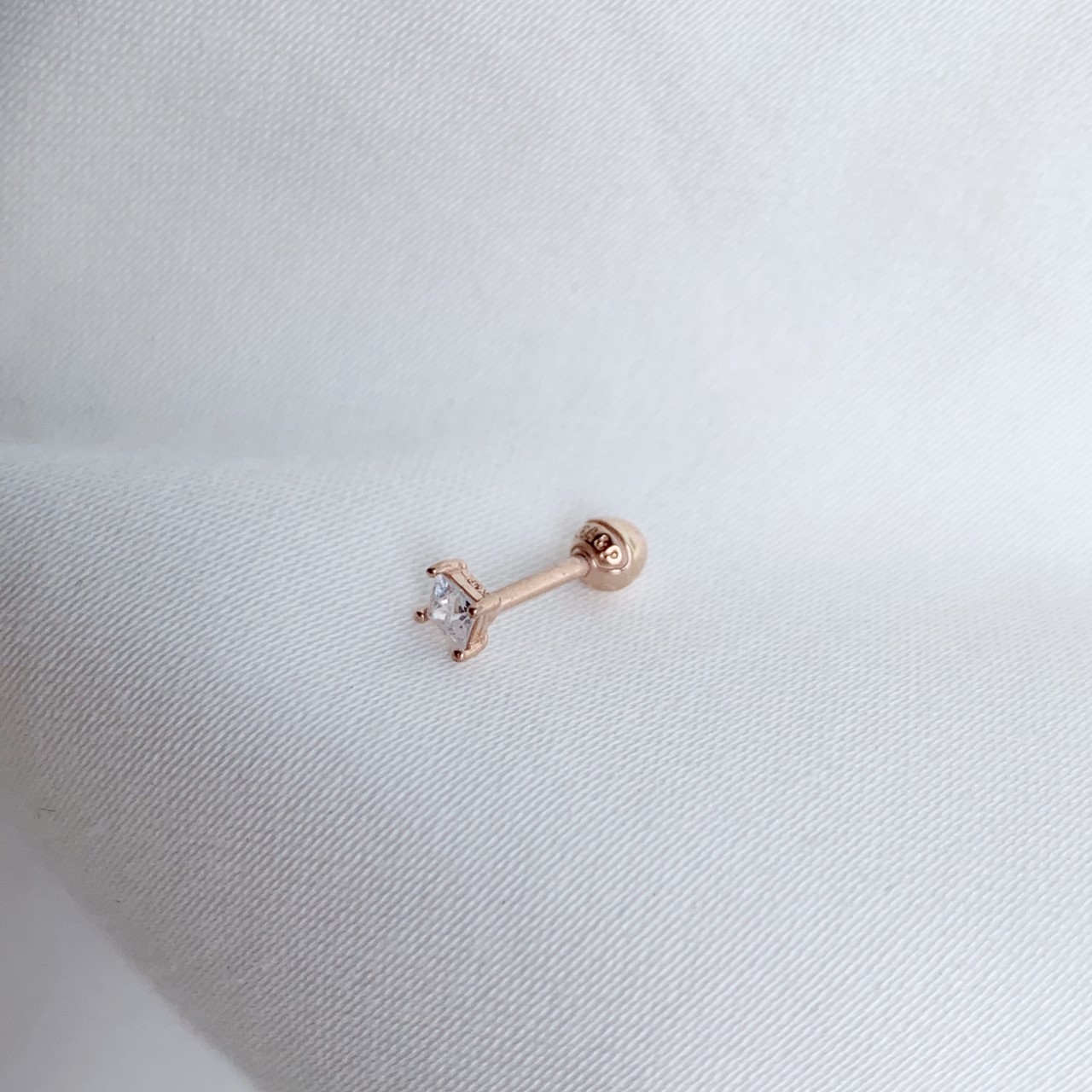 14k玫瑰金 大菱四爪鋯石轉珠耳環