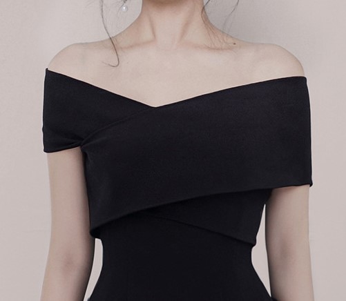 一字領露肩 顯瘦短洋(紅/黑/白)