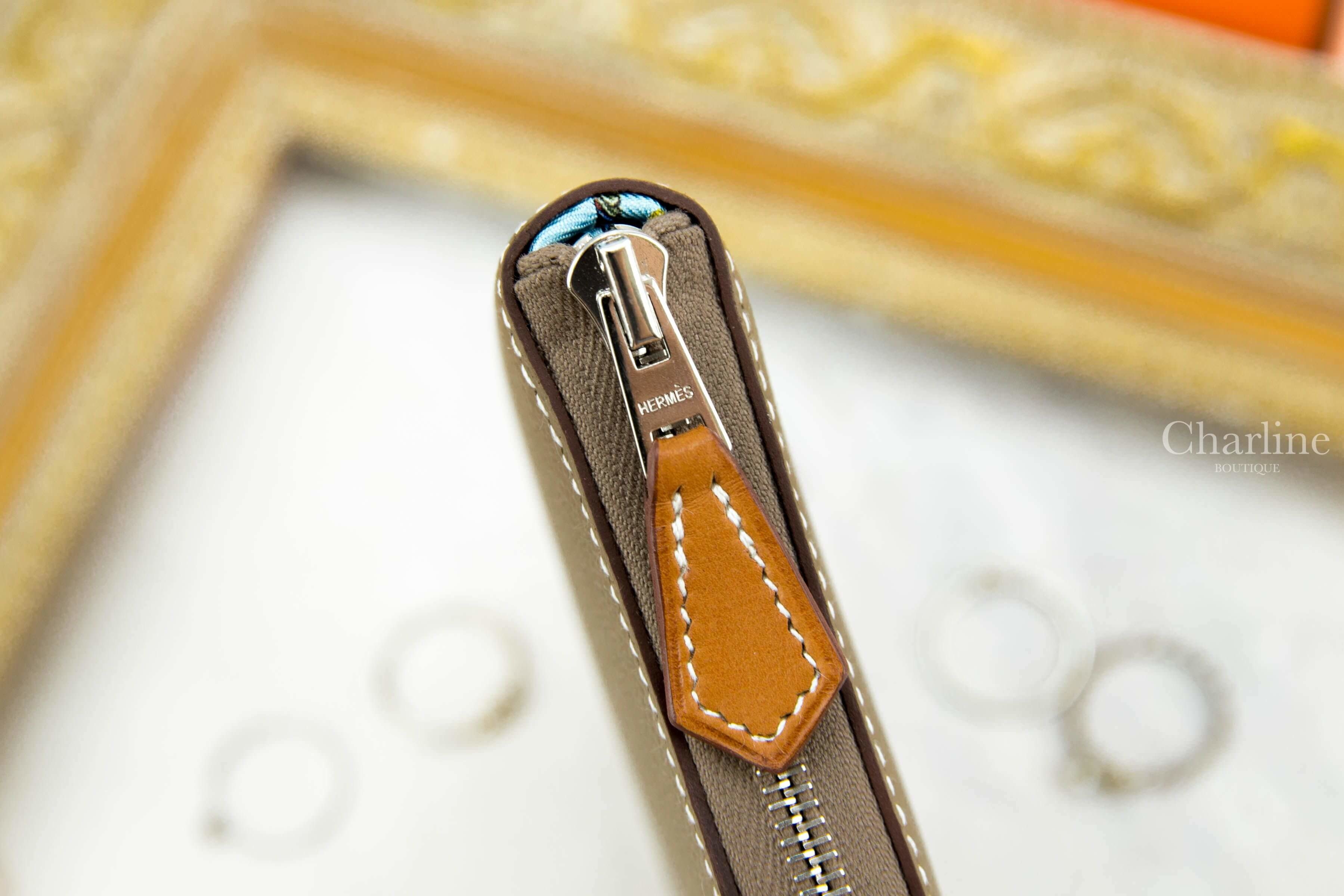 Hermès Silk' In Compact Wallet 18 Etoupe Epsom 大象灰絲巾拉鍊短夾