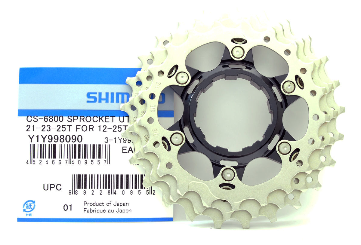Pignone Shimano Ultegra 18 Denti, Compatibile Con Cassette 11-32T 11 Velocit&agrave; (CS-R8000, CS-6800, CS-5800). Nuovo.