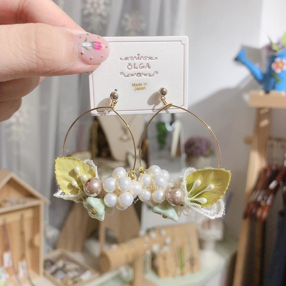 [日本制] 森之人造花水滴形耳環(3色）