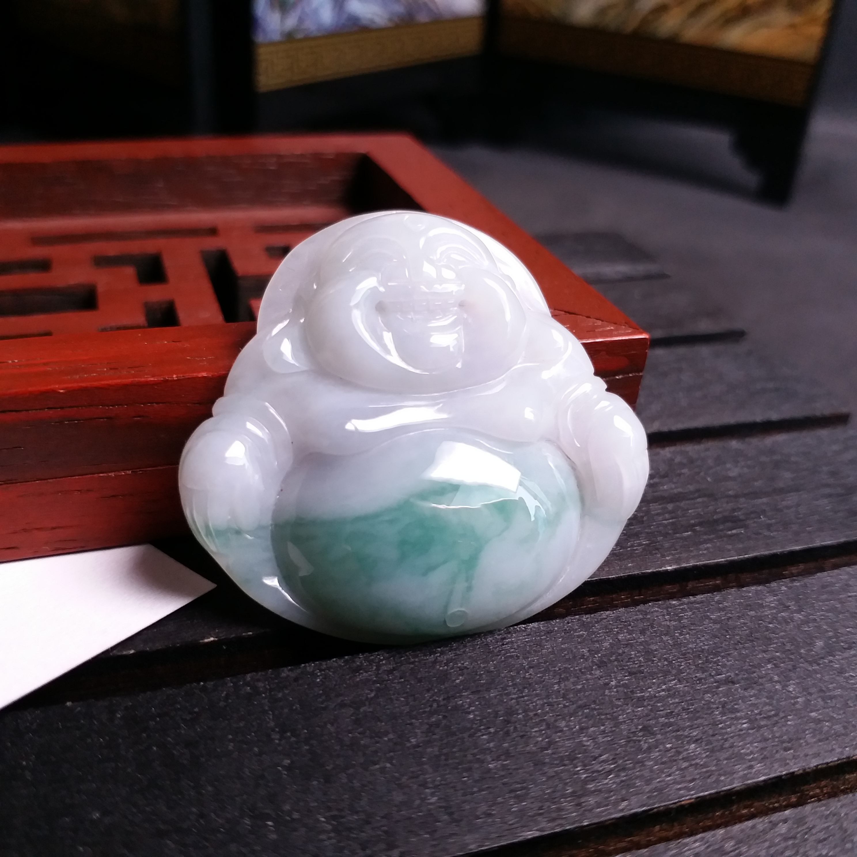 J1298 冰糯白底飄花笑佛吊墜