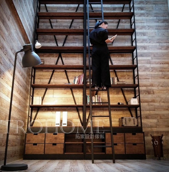 可訂製 附樓梯抽屜書架