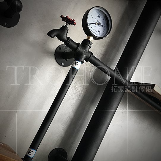 拼接水管壁掛層架組