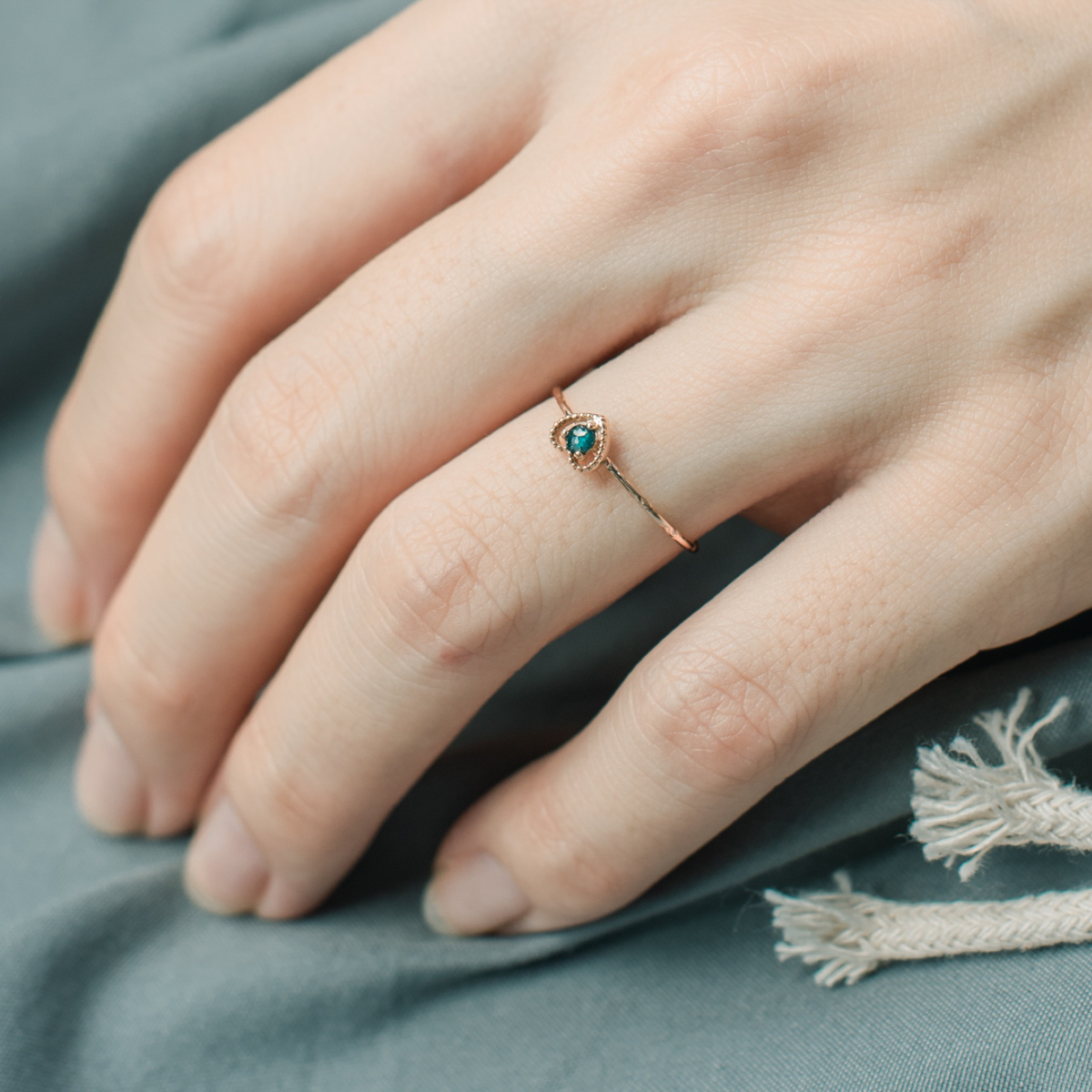 14k 復古簍空愛心藍鑽戒指