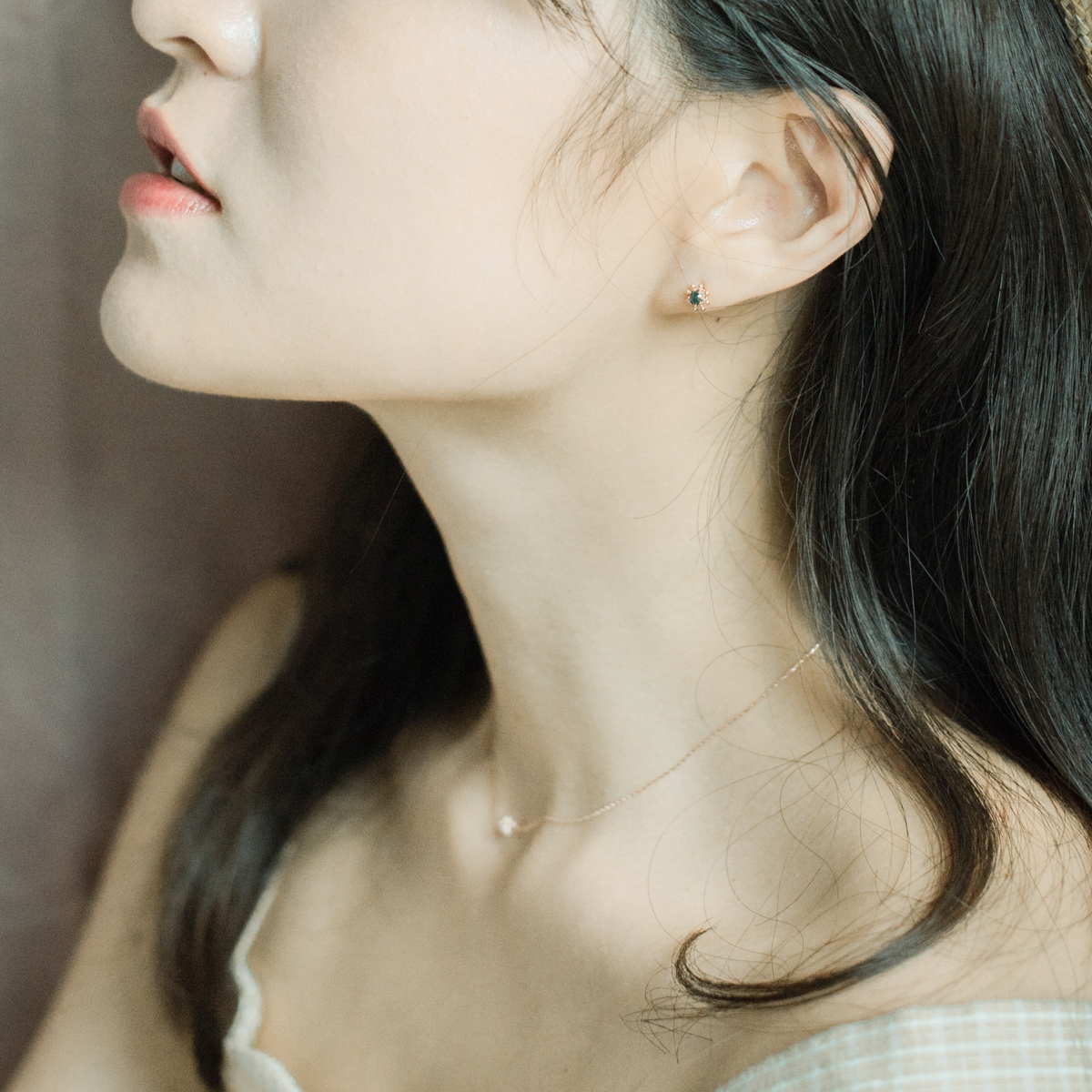 14k玫瑰金 藍鑽原礦小太陽轉珠耳環