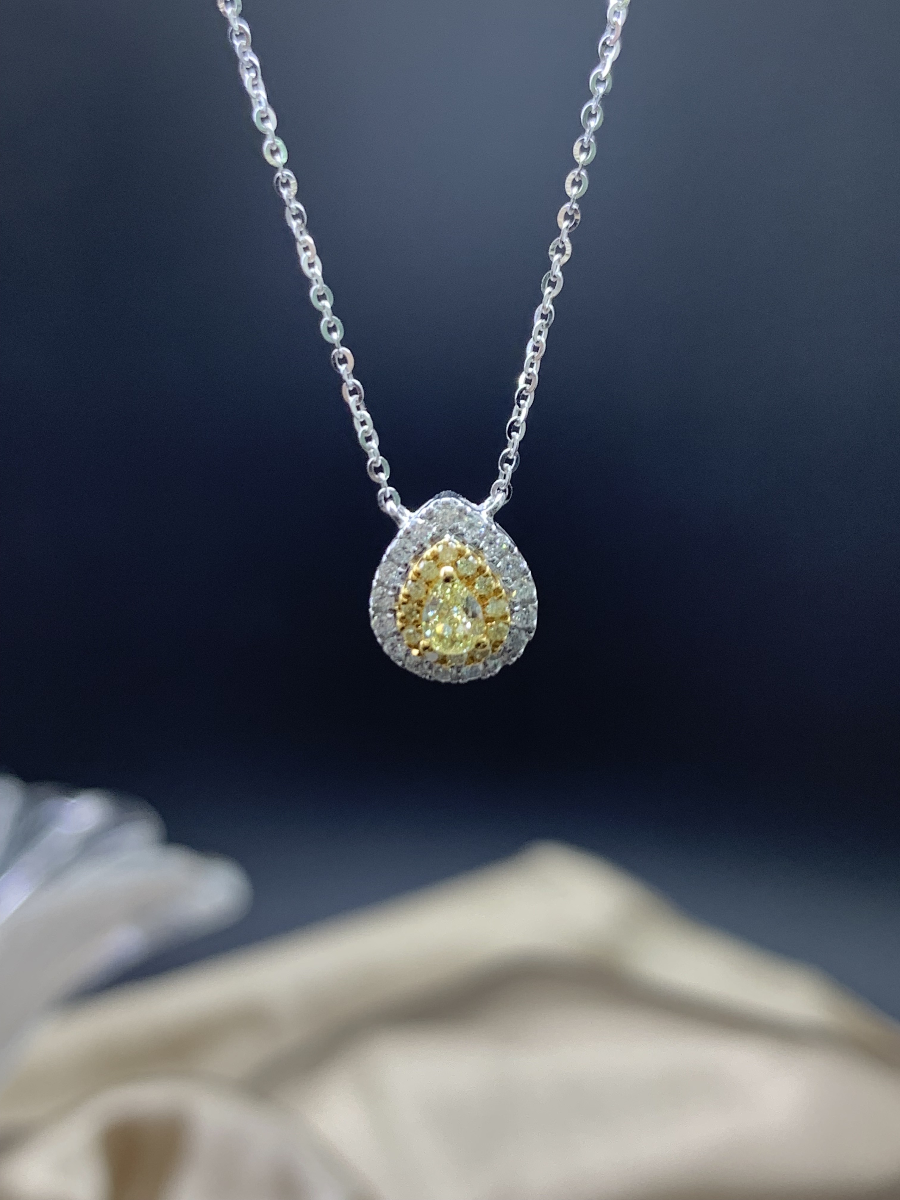 18K 金黃鑽項鏈