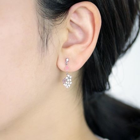 [日本制] 捕捉櫻花的貓咪耳環