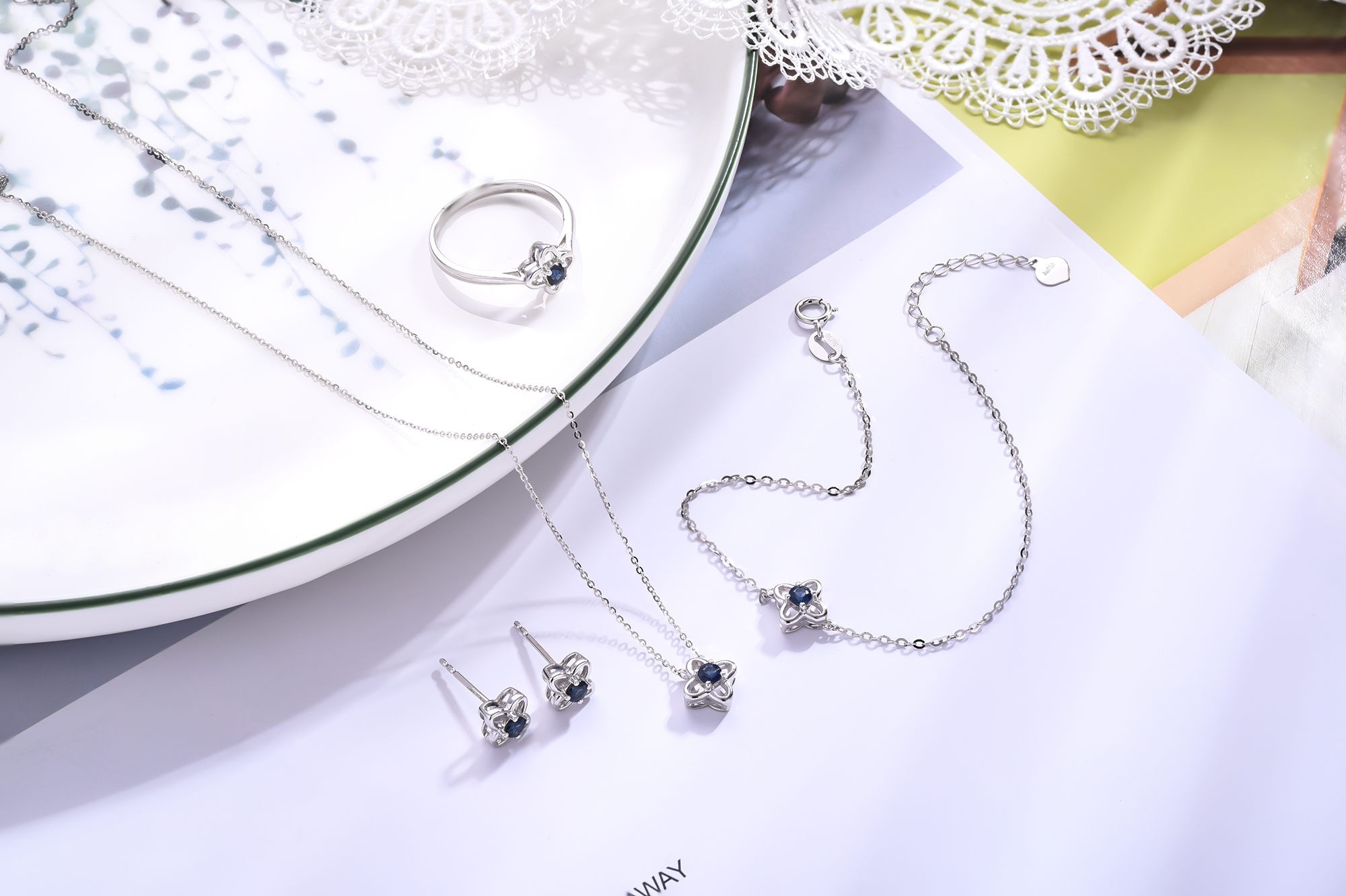 18K 白金藍寶石四葉草套裝