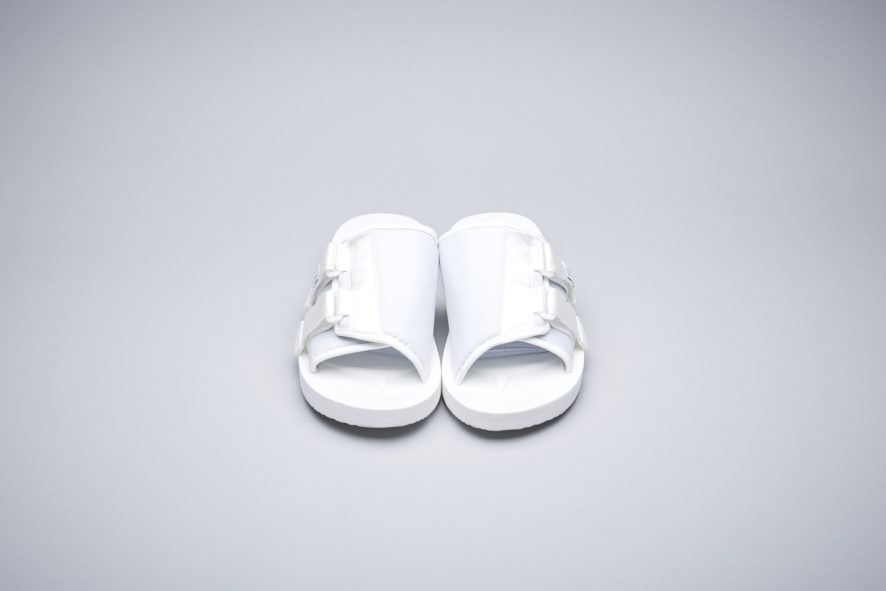 [出清商品售出無退換]  SUICOKE KAW-CAB OG-081CAB 白色 側扣 麂皮 拖鞋  魔鬼氈 【SK20081CABWH】