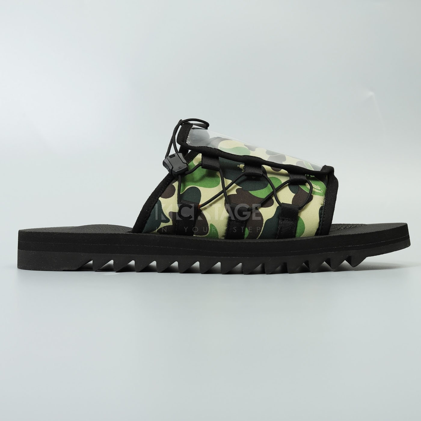 [出清商品售出無退換] SUICOKE DAO 195 BAPE 黑綠 猿人頭 迷彩 透明 側扣 鋸齒大底 聯名款 拖鞋【SK19195APEBK】