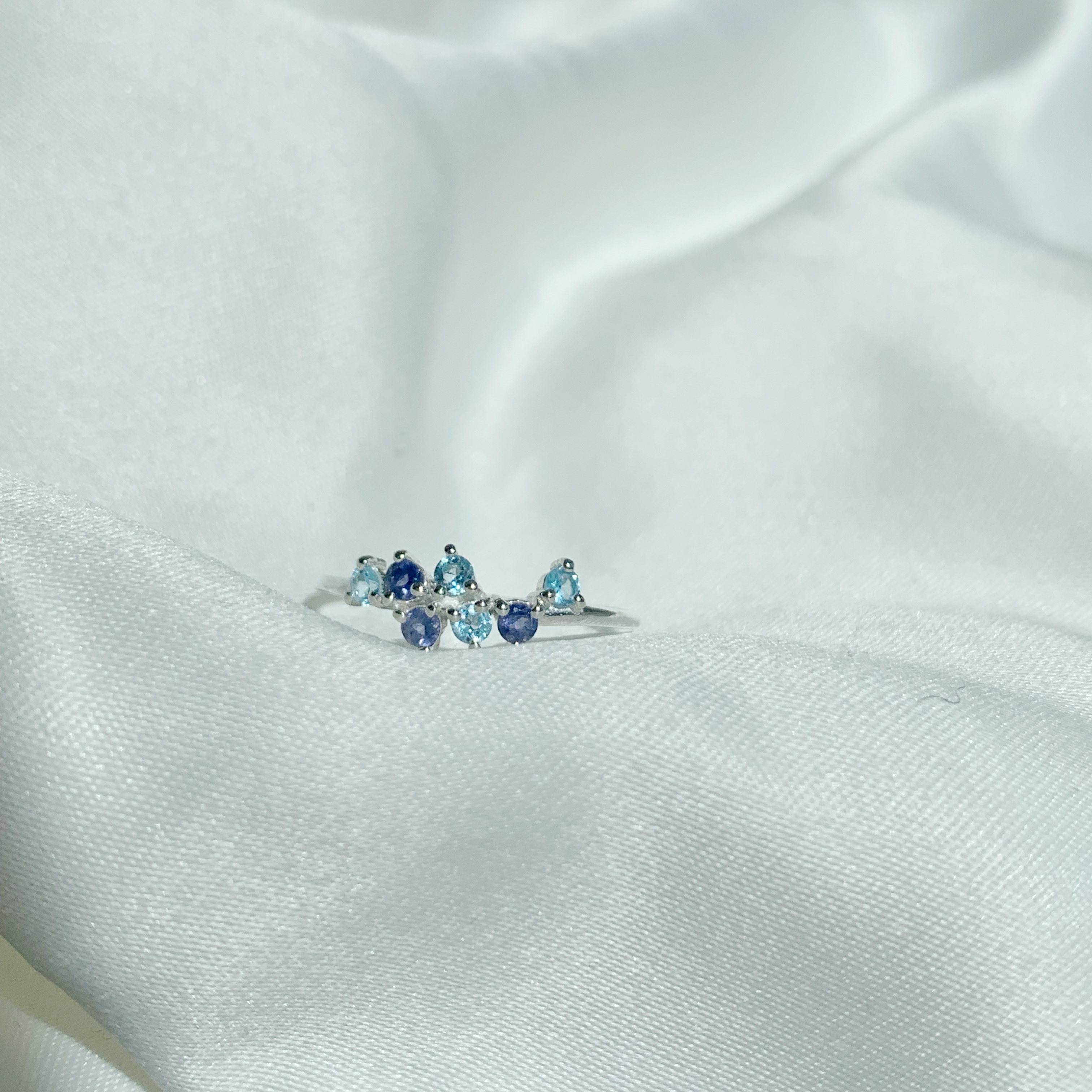 不規則排列菫青托帕戒指-銀