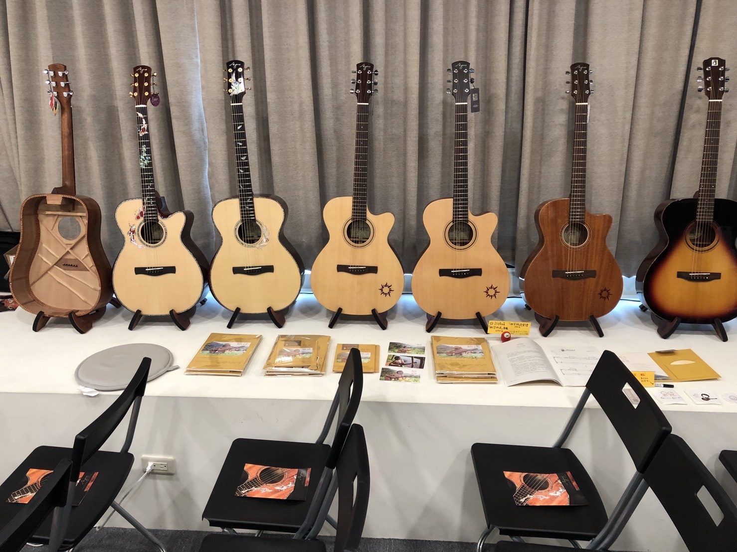 Ayers客製琴與AweSome奧昇T-line技術講座-Ayers各琴款展示