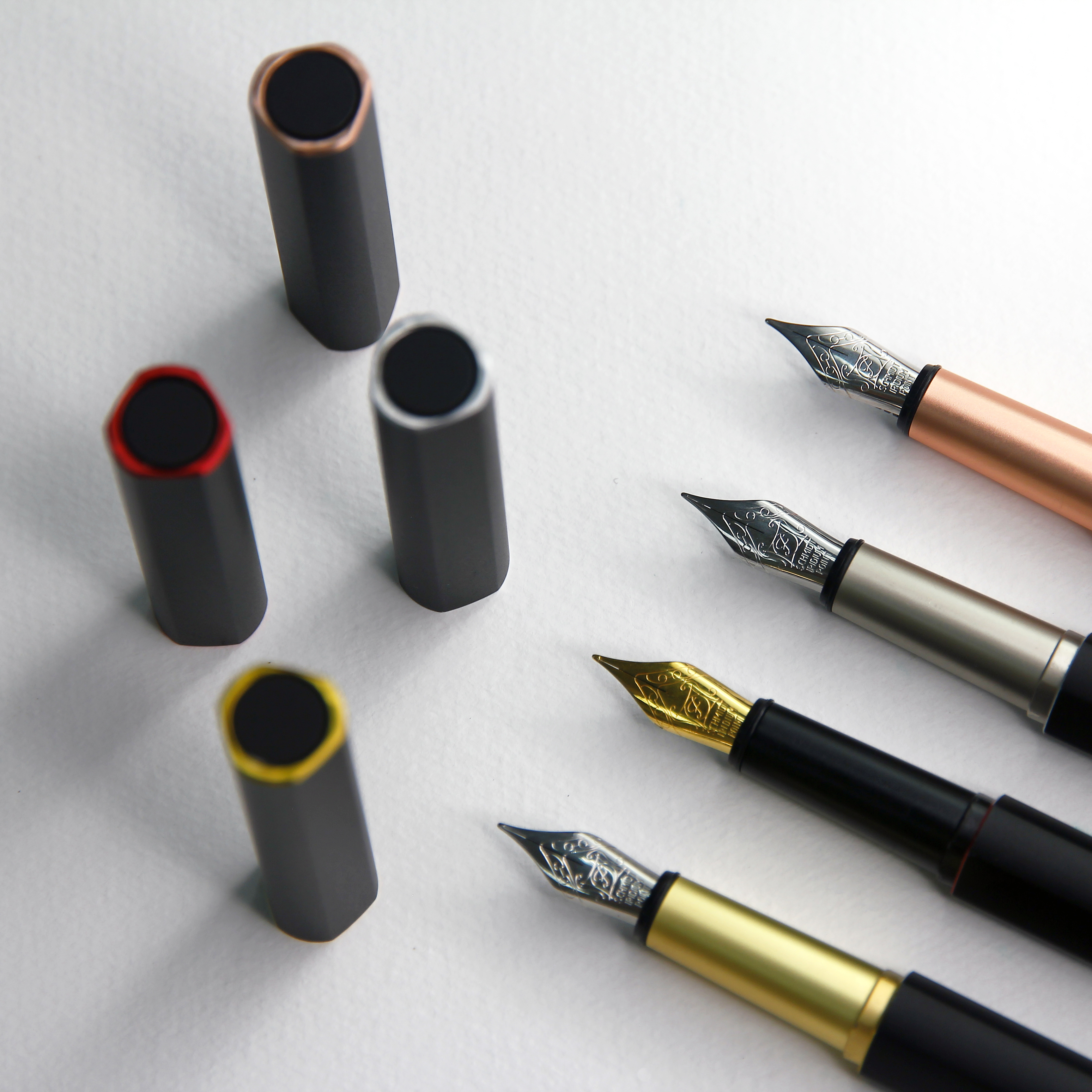 SHADO Pen 黑影 - 金