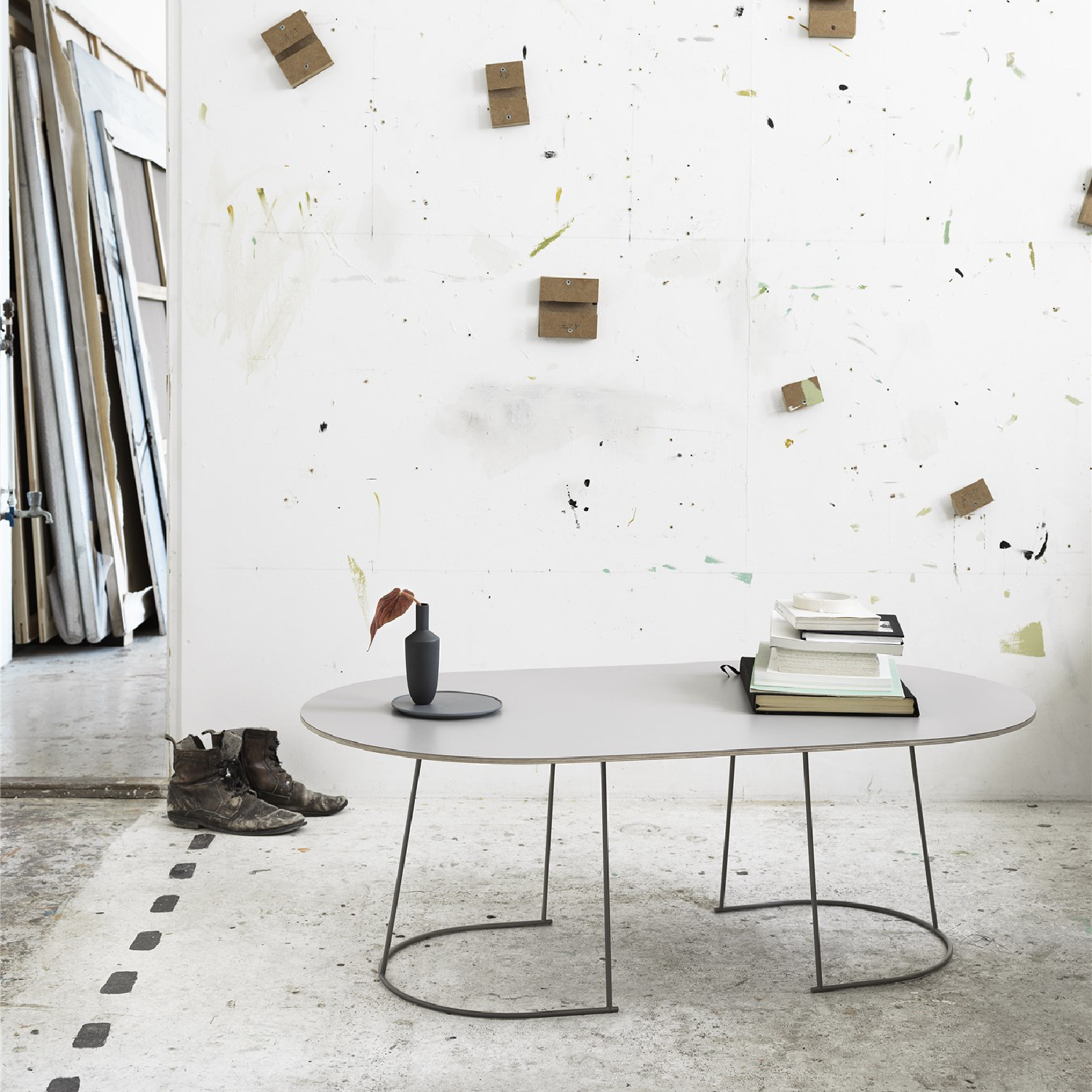 漂浮 / 咖啡桌 - 大 by Muuto