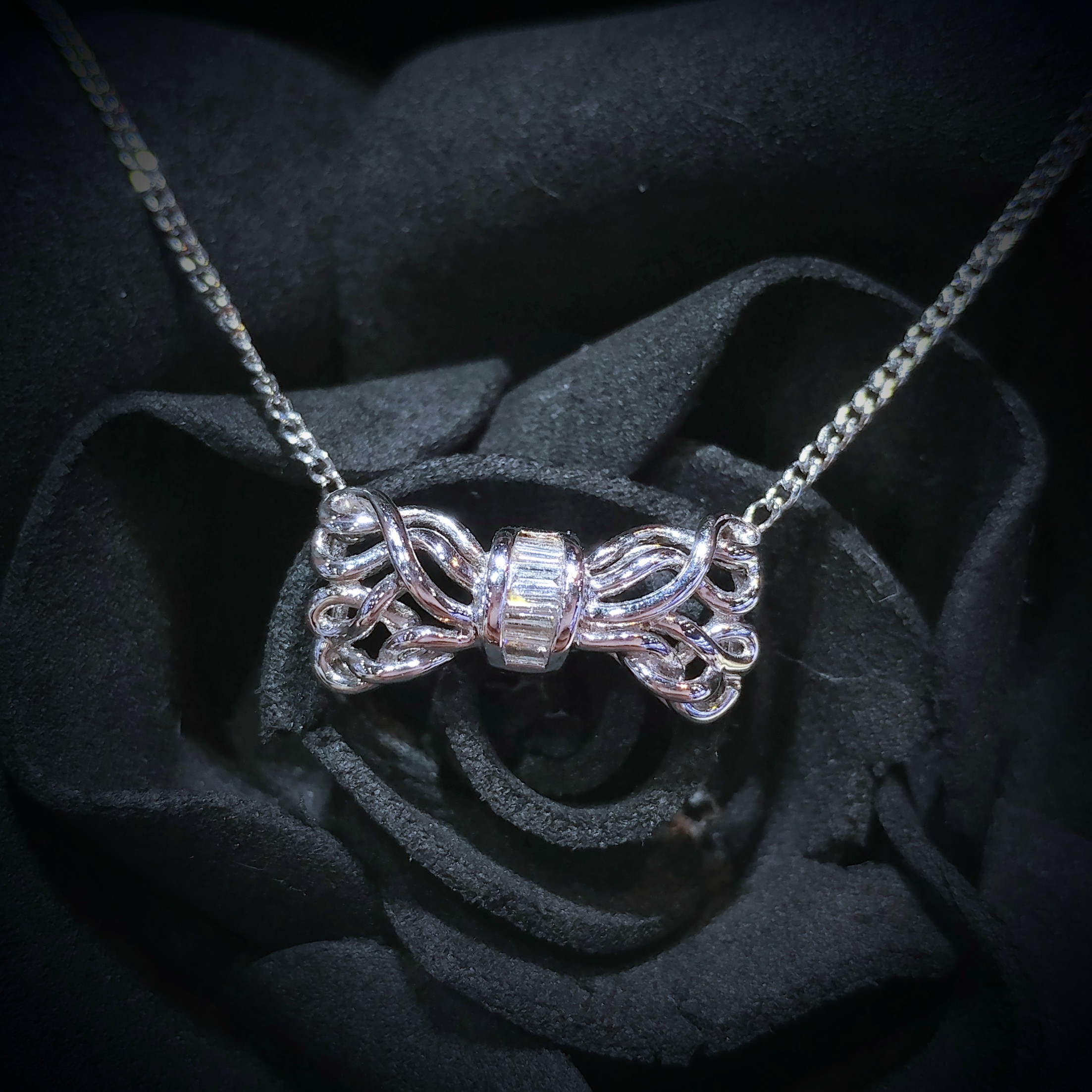 全新18K白金10份鑽石頸鍊