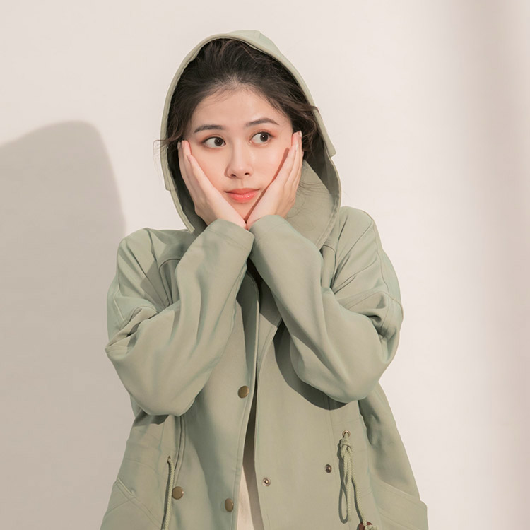 秋冬的連帽打樣外套